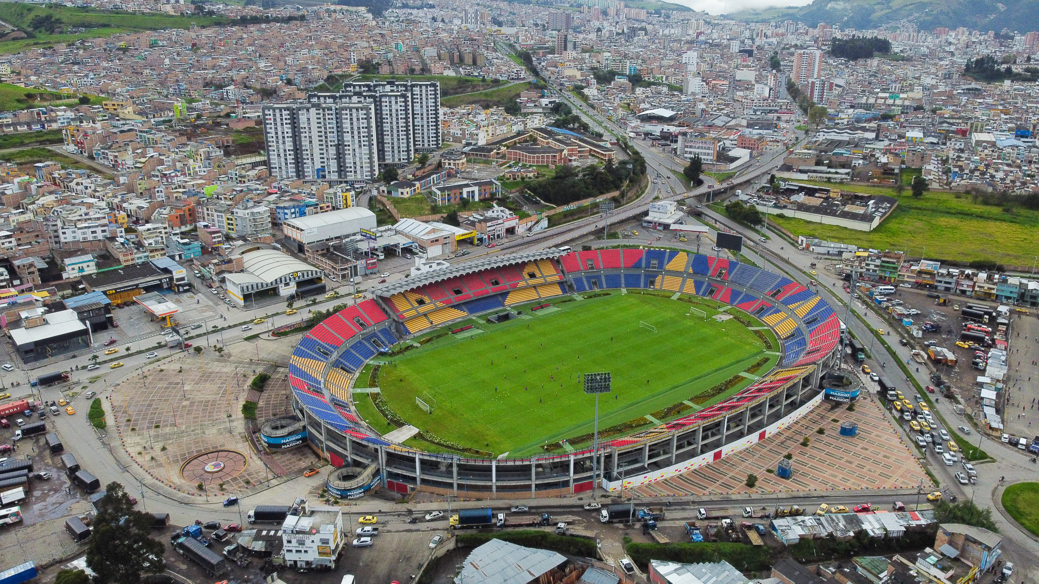 Fútbol, Barrismo y Transmedia: La Evolución Narrativa en el Campo Digital