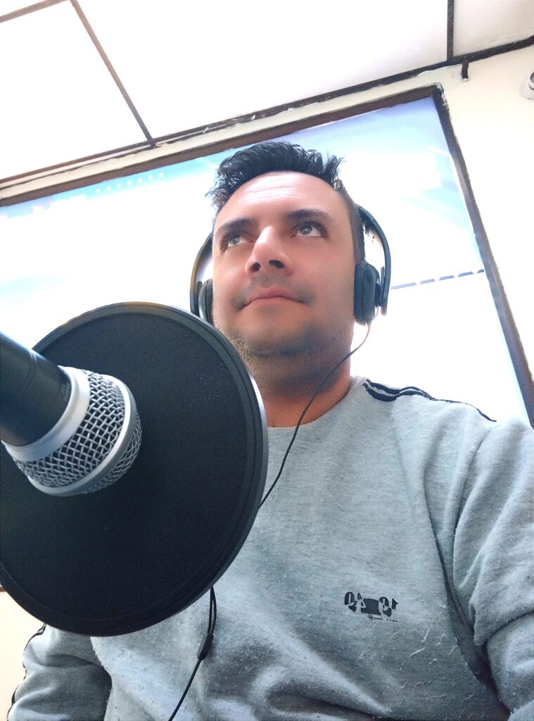 GabrielMera-delabandayotrosamores05